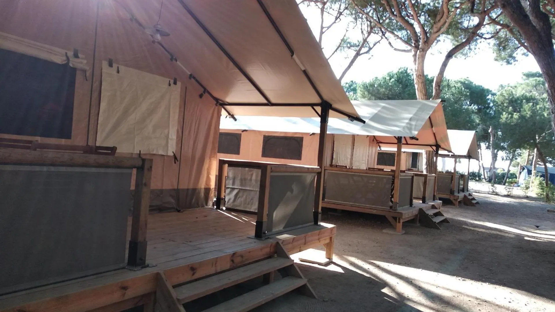 Camping 3 Estrellas Gava Campsite