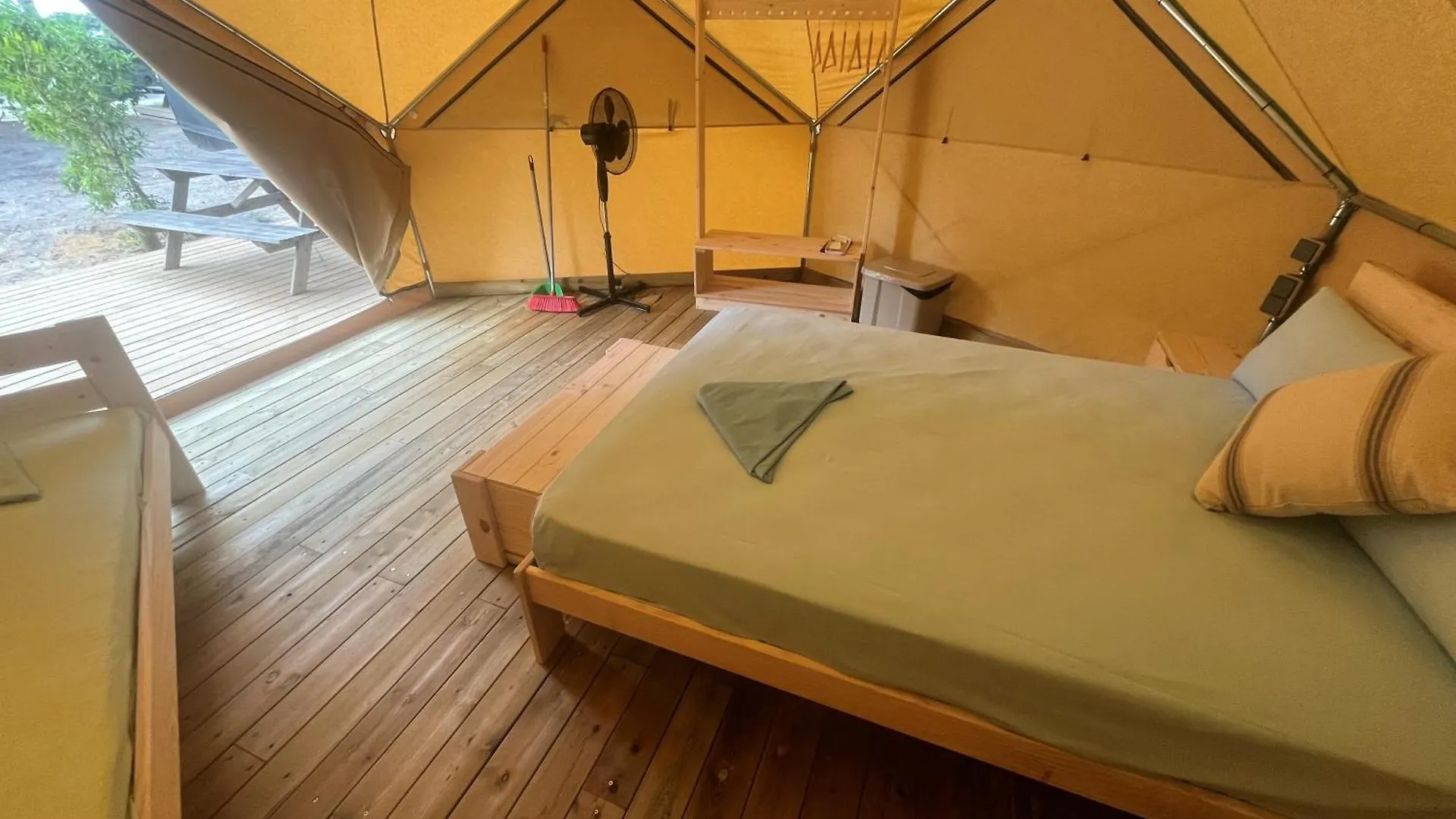 Camping 3 Estrellas Gava 2*,  Spain