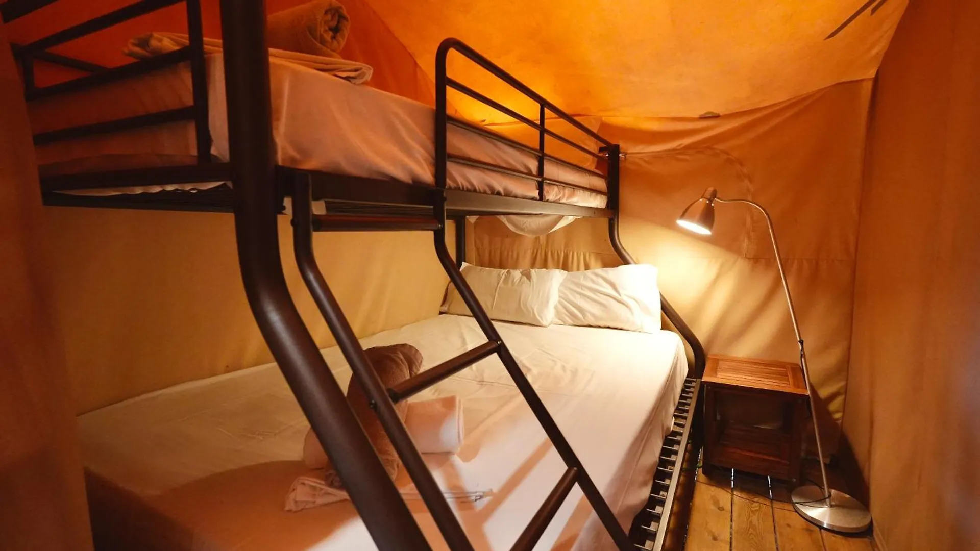 Camping 3 Estrellas Gavà Spanyolország