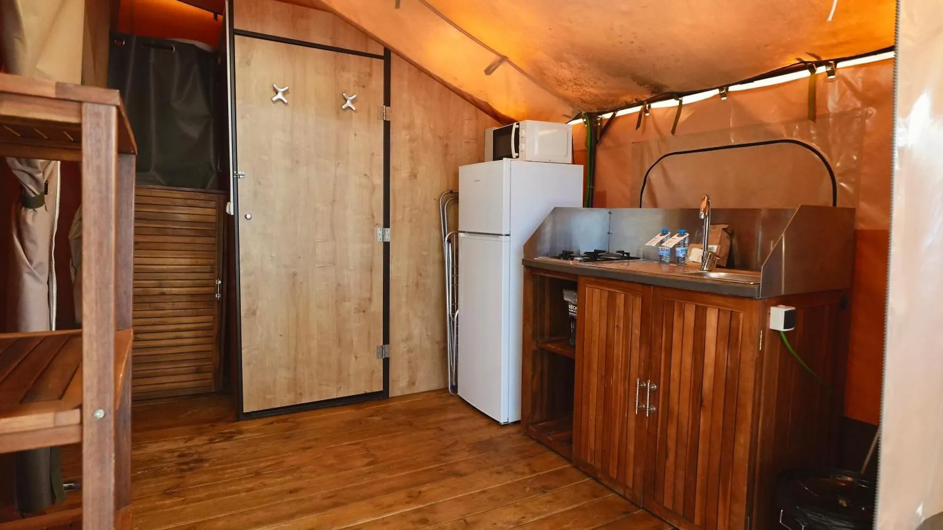 Camping 3 Estrellas Gavà 2*,  Spanyolország